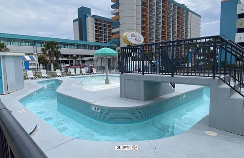 Myrtle Beach Condo | Cozy Little Condo Just A 2 Minute Walk From The Beach!