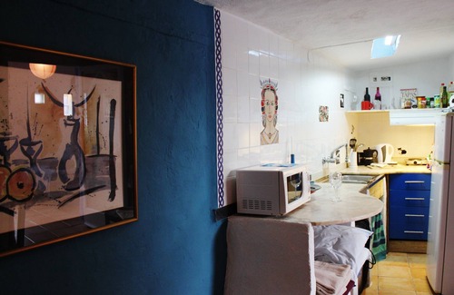 Alora House | Cozy little House with Private garden in Artestación . WIFI. PARKING