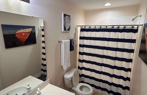 Charlotte Apartment | Cozy little Townhouse 7 minutes from Carowinds