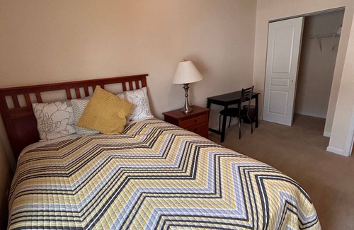 Charlotte Apartment | Cozy little Townhouse 7 minutes from Carowinds