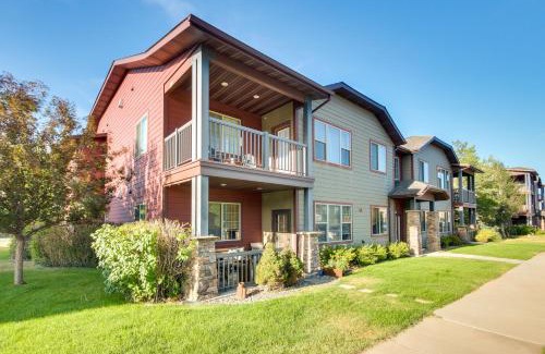Livingston Apartment | Cozy Livingston Condo with Balcony and Mtn View!