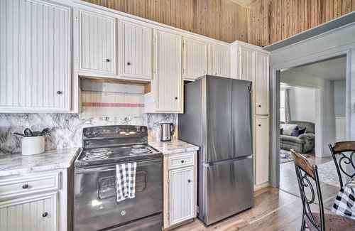Livingston House | Cozy Livingston House w/Fenced Yard + Patio!