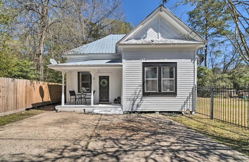 Livingston House | Cozy Livingston House with Fenced Yard and Patio!