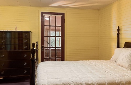 Forestport House | Cozy lodge in Otter Lake, 15 minutes from Old Forge.nPet Friendly