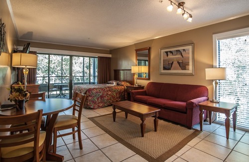 Myrtle Beach Resort | Cozy Lodge Studio in a 57 Acre Gated Resort + Official On-Site Rental Privileges