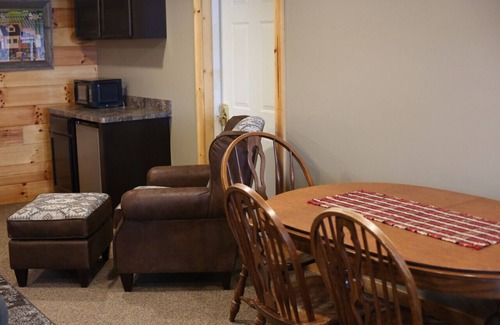 Millersburg Apartment | Cozy Lodge Suite 1/2 Mile from Downtown Berlin