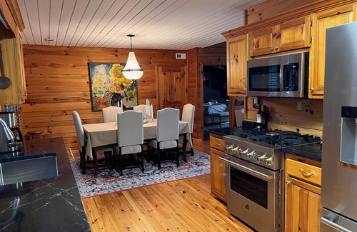 Seneca Cabin | Cozy Log Cabin near Clemson with Big Water Views