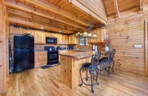 Gatlinburg - Pigeon Forge Cabin | Cozy Log Cabin w/Hot Tub & Game Room!