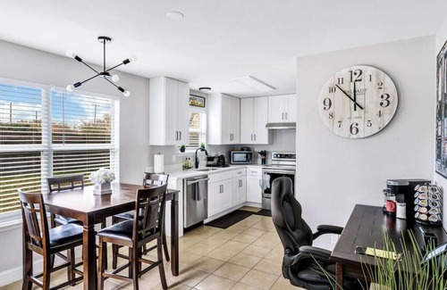 Irving House | Cozy, LUXE Home Near DFW Airport + Fire Pit