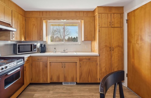 Massillon House | Cozy Massillon Home w/Yard & Pond Access