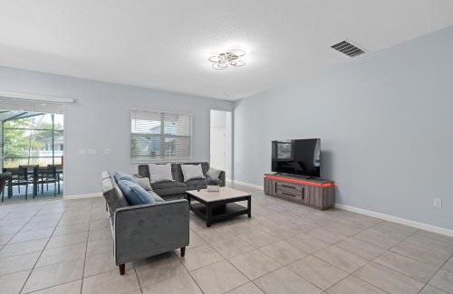 Kissimmee House | Cozy Master Room with Private Bath