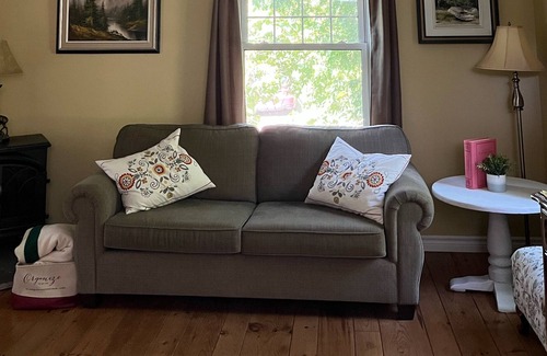 Muskoka Lakes Cottage | Cozy Milford Bay Cottage near Lake Muskoka