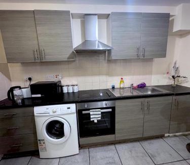 Preston House | Cozy modern 2 bedroom apartment with comfortable lounge