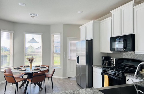 Katy House | Cozy Modern 4B3.5B Home@Katy