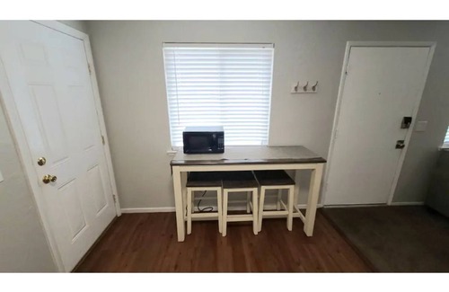 Clovis House | Cozy Modern Duplex Close to Old Town Clovis