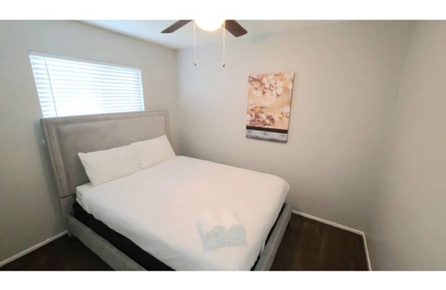 Clovis House | Cozy Modern Duplex Close to Old Town Clovis