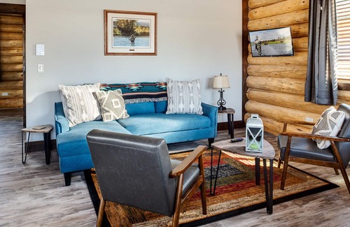 Pray Cabin | Cozy Modern Log Cabin - Stunning Views!