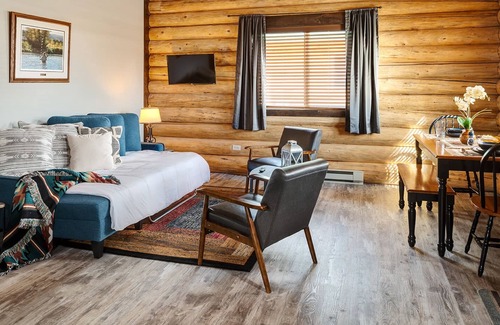 Pray Cabin | Cozy Modern Log Cabin - Stunning Views!