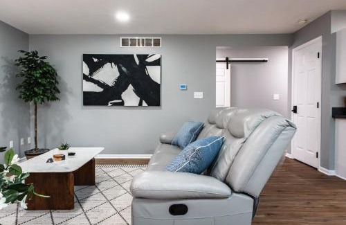 New Castle House | Cozy Modern Villa