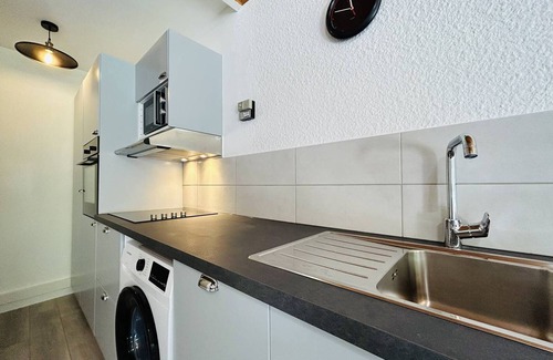 La Salle-les-Alpes Apartment | Cozy Mountain Studio with Balcony, Near Ski Lifts and Shops, Sleeps 4