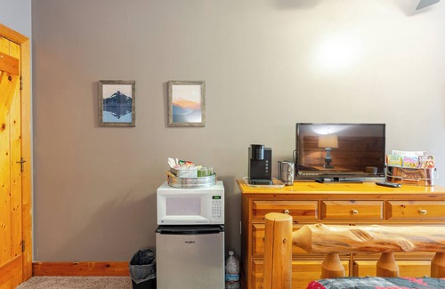 Asheville Cabin | Cozy Mountain Cabin Close to Downtown!