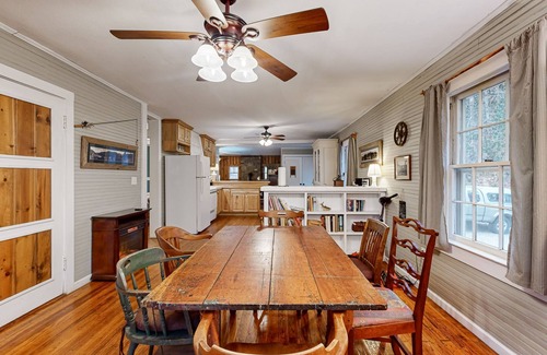 Canton Cabin | Cozy Mountain Lakeside Cabin with hot tub, jon boat + dog friendly
