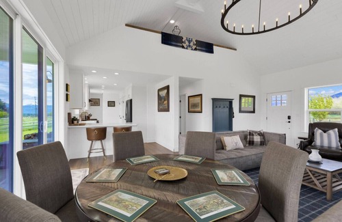 Grantsdale Cottage | Cozy Moutain Cottage