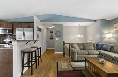 Narragansett House | Cozy Narragansett Home Walking Distance to Narrow River