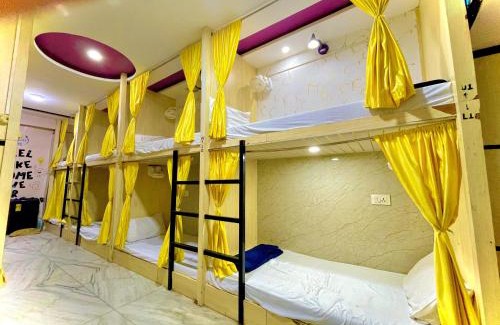 Agra House | COZY NEST Homestay & Rooftop Cafe