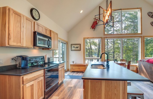 Eagle River Cabin | Cozy Northwoods Cabin w/Private Lake Access