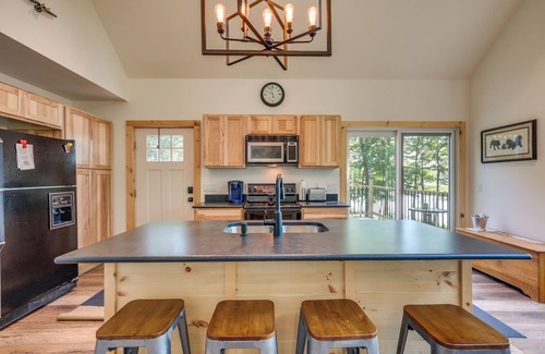 Eagle River Cabin | Cozy Northwoods Cabin w/Private Lake Access