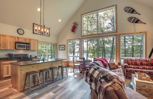 Eagle River Cabin | Cozy Northwoods Cabin w/Private Lake Access