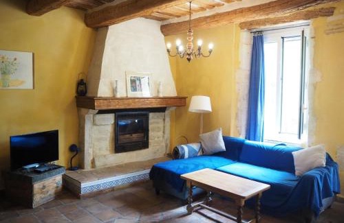 Noves House | Cozy Noves Home with Pool Access