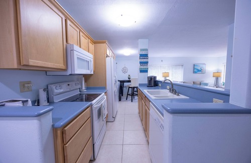 Satellite Beach Condo | Cozy oceanside condo in peaceful Satellite Beach