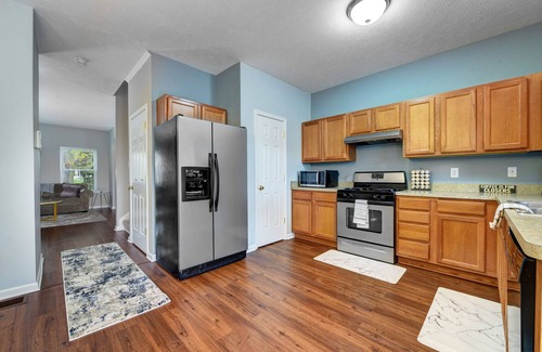 Detroit - Shoreway House | Cozy Ohio City home w/Hot Tub & amazing amenities!