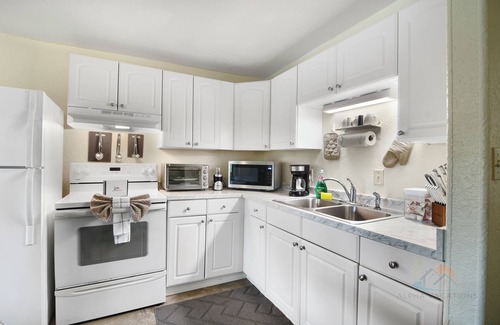 Crooked Lake Park House | Cozy on Crooked Lake - Lakefront & Pet Friendly