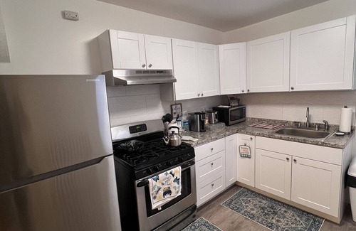 Wilmington House | Cozy on the Hill. Close to Riverfront, Brandywine park and great food