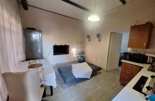 Rustenburg Apartment | Cozy one bedroom in Kaldi Place