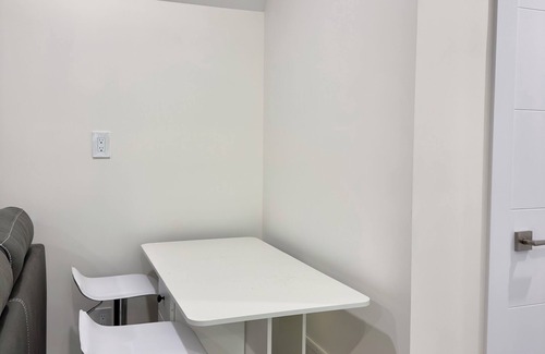 Gibsons House | Cozy one bedroom suit on Gibsons with private entrance