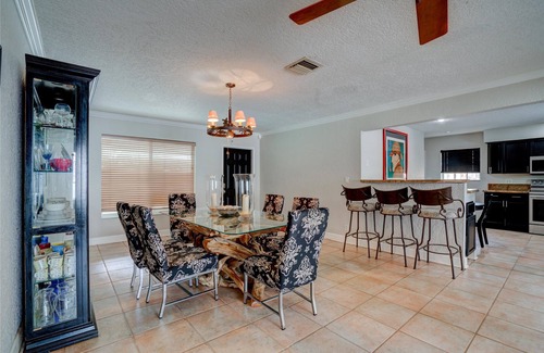 Santa Barbara Estates House | Cozy Paradise by the Ocean. Quick walk to the beach.