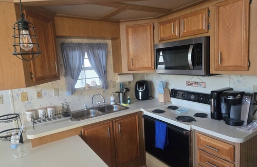 North Myrtle Beach RV Rental | Cozy Park Model home in charming RV Park located in North Myrtle Beach