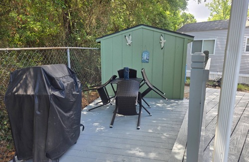 North Myrtle Beach RV Rental | Cozy Park Model home in charming RV Park located in North Myrtle Beach