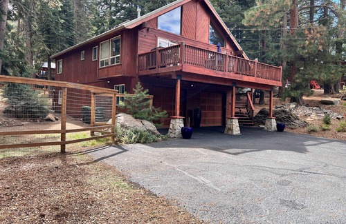 Truckee House | Cozy & Peaceful Truckee Home Near Prosser Reservoir - Pet Friendly