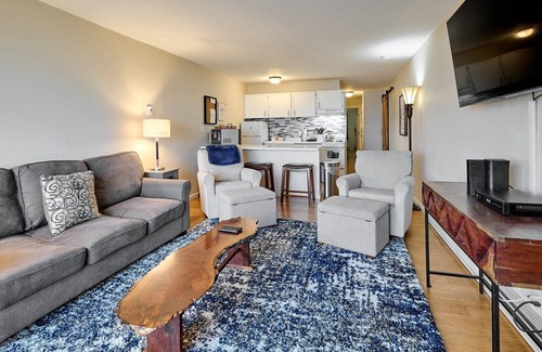 Lincoln City Condo | Cozy Pet-Friendly Condo in Lincoln City with Fireplace, Pool & Hot Tub access!