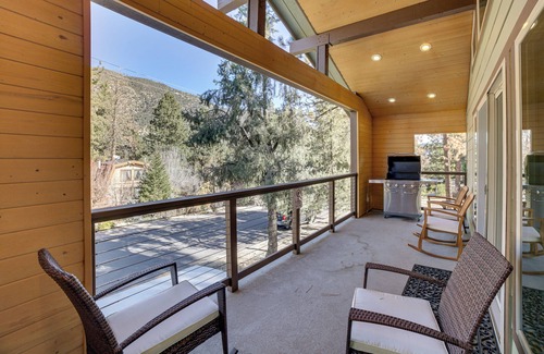 Pine Mountain Club Cabin | Cozy Pine Mountain Club Cabin w/Large Deck