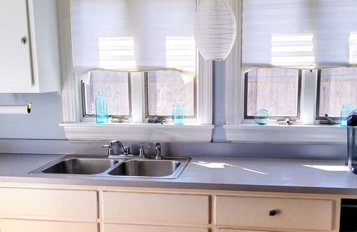 Newburyport Cottage | Cozy Plum Island Cottage. Walk to beach.