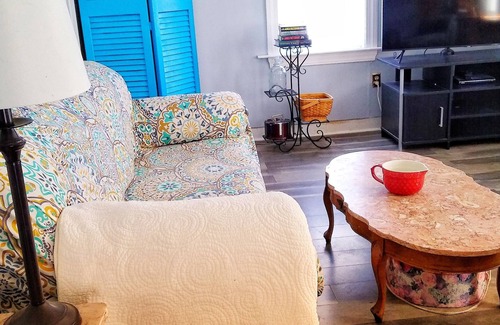 Newburyport Cottage | Cozy Plum Island Cottage. Walk to beach.