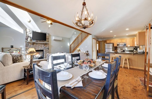 Albrightsville Ski Chalet | Cozy Poconos Chalet - w/Hot Tub, Sauna, & Lake Access!