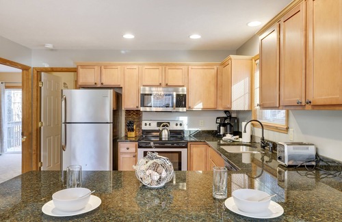 Albrightsville Ski Chalet | Cozy Poconos Chalet - w/Hot Tub, Sauna, & Lake Access!