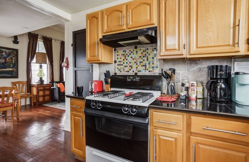 Southtown Apartment | Cozy & Private 1-Bedroom Apartment near downtown